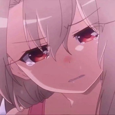 楼顶太阳能被风吹落致车辆玻璃碎裂